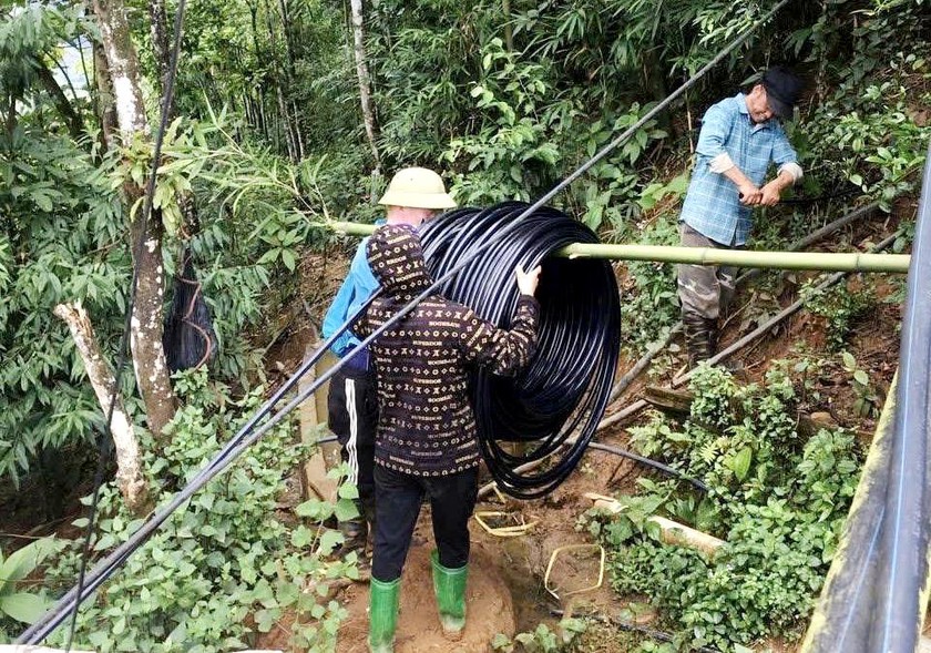 Công an Lào Cai mang nước sạch đến với 70 trẻ em ở điểm trường vùng cao Chống Chùa - Ảnh 3.
