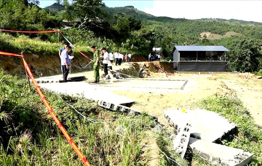 Sập đổ hoàn toàn bể xây nuôi cá làm 2 mẹ con tử vong ở Lào Cai - Ảnh 3.