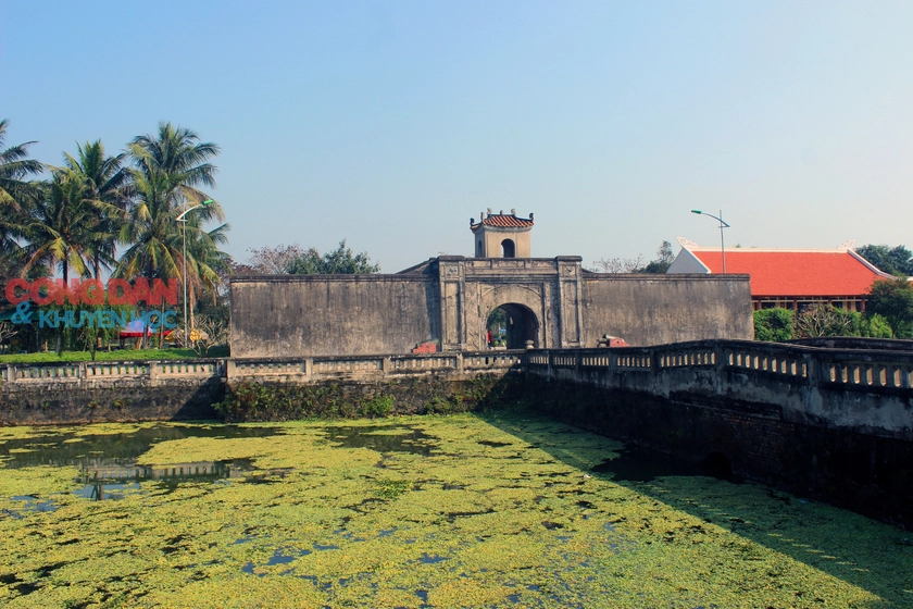 "Mưa đỏ" ra rạp đúng thời điểm, "thử thách" sức chịu đựng của khán giả - Ảnh 4.