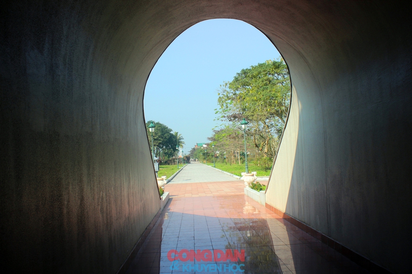 "Mưa đỏ" ra rạp đúng thời điểm, "thử thách" sức chịu đựng của khán giả - Ảnh 5.