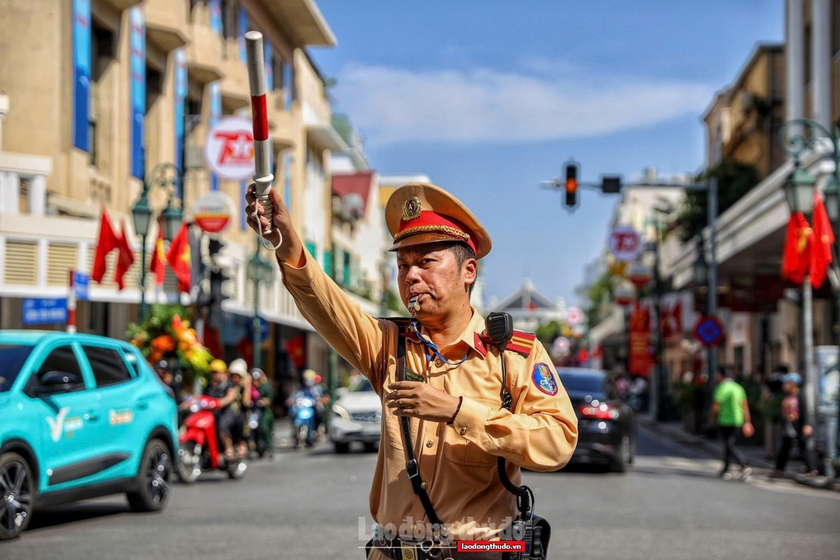 Tổng hợp luyện diễu binh, diễu hành lần 2: Những tuyến đường cấm, tạm cấm tại Hà Nội từ ngày 24/8 - Ảnh 1.