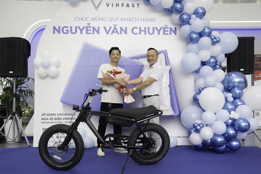 “Mua xe trúng xe”: Liên tiếp khách hàng VinFast biến cú click may mắn thành VF 5, VF 6, Theon S, VF DrgnFly… - Ảnh 1.