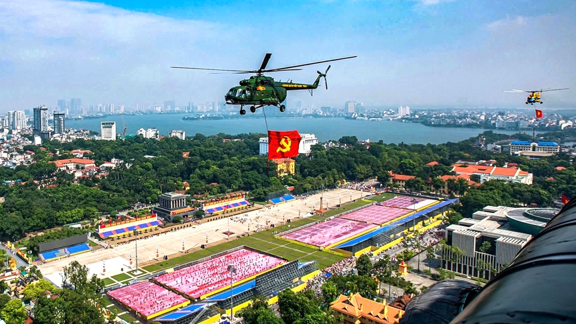 Người dân không thả bóng bay, vật thể bay gần khu vực có đội hình bay trong lễ diễu binh, diễu hành - Ảnh 1.