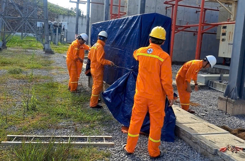 Bão số 5 khiến 55 xã, phường tại Thanh Hóa mất điện - Ảnh 1.