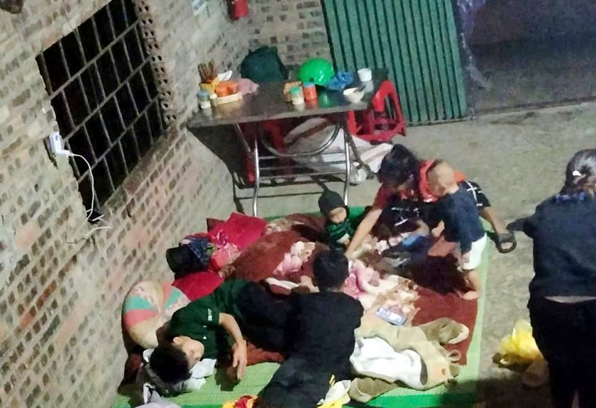 Lào Cai cho học sinh xã Tả Van nghỉ học tránh lũ quét, sạt lở đất - Ảnh 2.