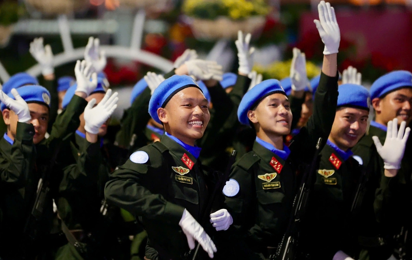 Trọn bộ cẩm nang hướng dẫn chi tiết để nhân dân có buổi đi xem Sơ duyệt diễu binh tối 27/8 thành công nhất- Ảnh 5.