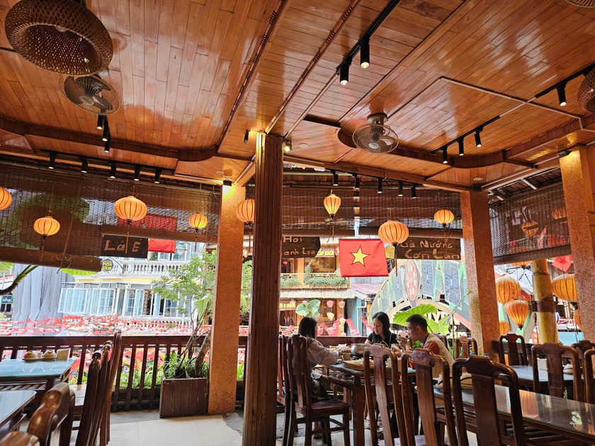Sa Pa rực rỡ cờ hoa mừng Quốc khánh 2/9 - Ảnh 17.