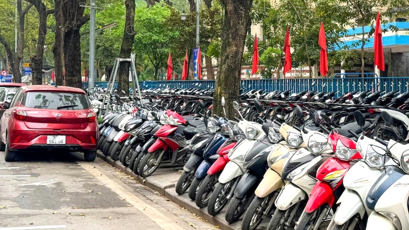Đi chơi Quốc khánh 2/9 tại Hà Nội gửi xe ở đâu? - Ảnh 1.