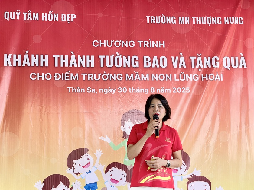 Khánh thành tường bao và tặng quà cho điểm trường mầm non vùng cao Lũng Hoài - Ảnh 10.