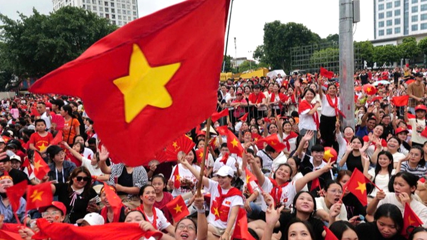 Kho bạc nhà nước làm việc xuyên kỳ nghỉ để chuyển quà tặng 100.000 đồng đến tay người dân trước ngày 2/9 - Ảnh 1.