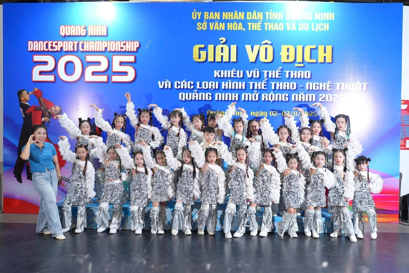 Nhiều điểm mới tại Giải Vô địch Khiêu vũ thể thao và các loại hình nghệ thuật tỉnh Quảng Ninh 2025- Ảnh 1.