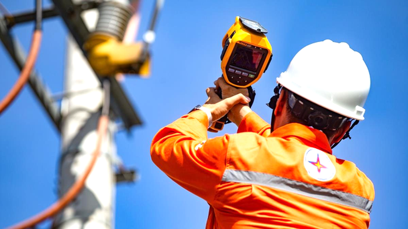 Mức tiêu thụ điện tăng cao kỷ lục - EVNNPC kêu gọi sử dụng điện tiết kiệm, hiệu quả - Ảnh 1.