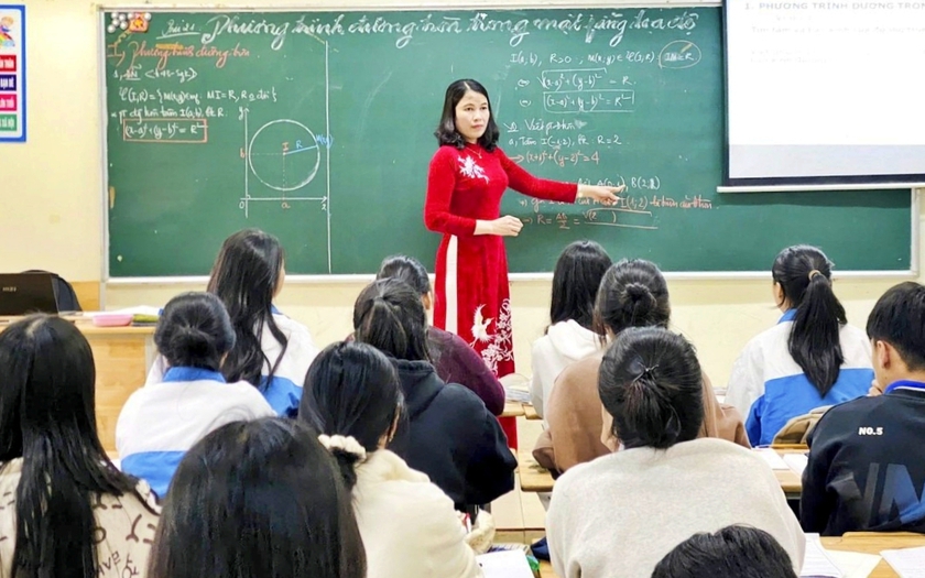 Chênh lệch lớn giữa các hệ số lương nên cùng bằng đại học, cùng cống hiến nhưng lương cách nhau gấp đôi - Ảnh 1.