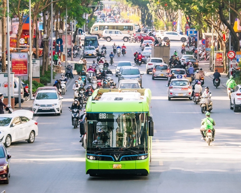 Sẽ có tuyến buýt điện đưa người dân, du khách tham quan các điểm du lịch khu vực Hoàn Kiếm, Ba Đình - Ảnh 1.