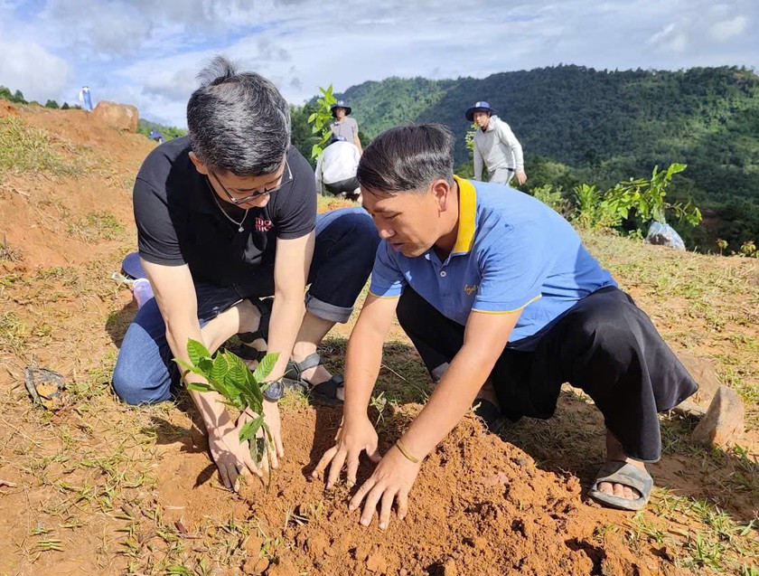 Khởi động hoạt động trồng 60.000 cây trong chiến dịch “Góp Lá Vá Rừng 2025” tại Sơn La- Ảnh 10.