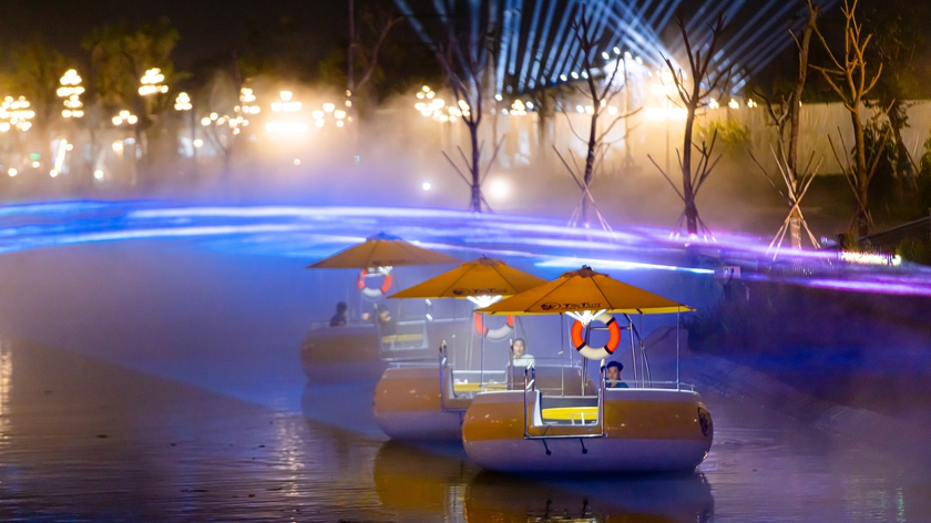Lạc vào thế giới cổ tích trên Dòng sông Ánh sáng tại thành phố Thiên niên kỷ T&T City Millennia - Ảnh 9.