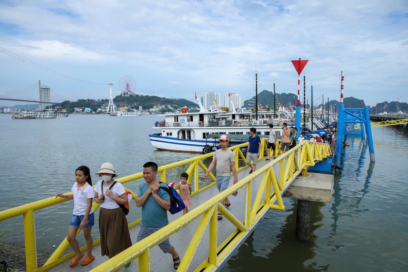 Quảng Ninh: Tập huấn nâng cao kỹ năng sử dụng thiết bị an toàn trên tàu du lịch - Ảnh 3.
