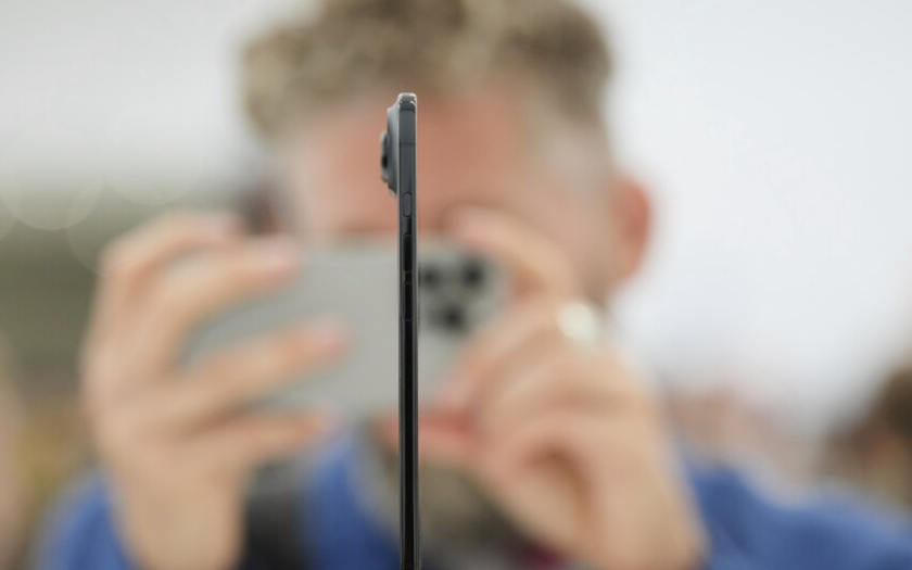 Apple đã ra mắt dòng iPhone 17 gồm bốn phiên bản: iPhone 17, iPhone Air, iPhone 17 Pro và iPhone 17 Pro Max tại Mỹ. Ảnh: AP Apple đã ra mắt dòng iPhone 17 gồm bốn phiên bản: iPhone 17, iPhone Air, iPhone 17 Pro và iPhone 17 Pro Max tại Mỹ. Ảnh: AP