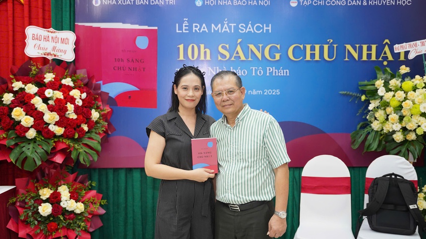 "10h sáng Chủ Nhật" - cuốn sách ghi lại từng lát cắt đầy cảm xúc về thời cuộc - Ảnh 22.