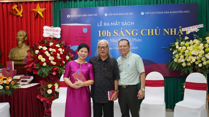 "10h sáng Chủ Nhật" - cuốn sách ghi lại từng lát cắt đầy cảm xúc về thời cuộc - Ảnh 18.