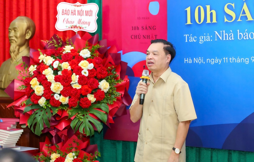 Ra mắt "10h sáng Chủ Nhật" - tập tản văn đầy cảm xúc về thời cuộc của nhà báo Tô Phán - Ảnh 6.