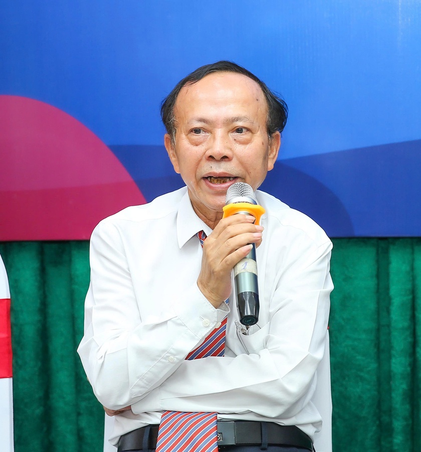 Ra mắt "10h sáng Chủ Nhật" - tập tản văn đầy cảm xúc về thời cuộc của nhà báo Tô Phán - Ảnh 8.