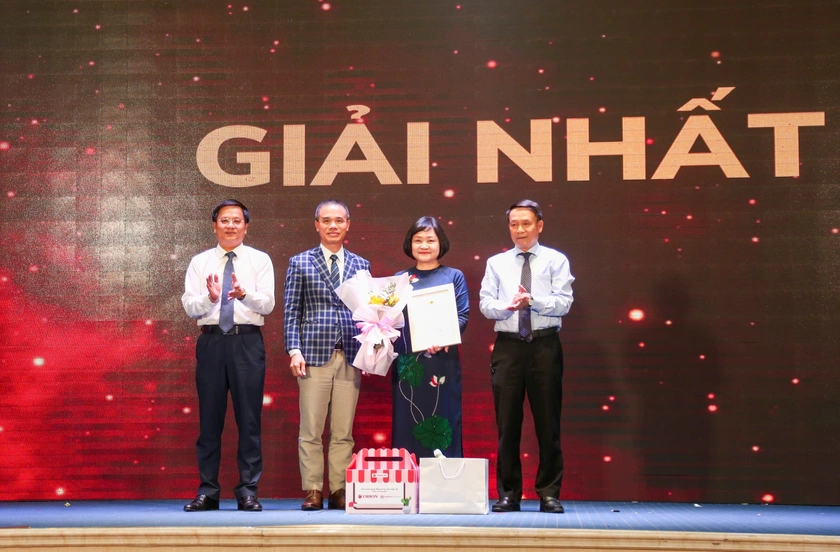Tôn vinh 17 tác giả đoạt giải cuộc thi viết đầy rung cảm về "Cha và con gái"- Ảnh 1.