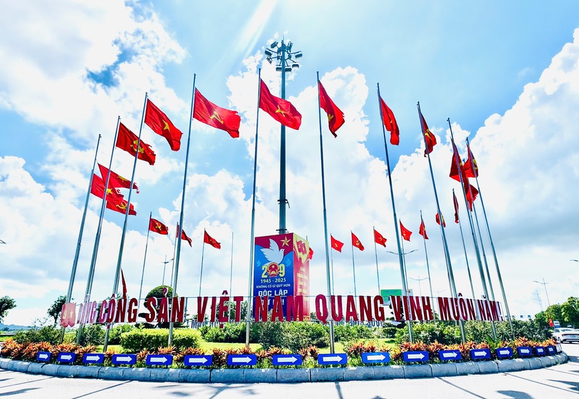 Quảng Ninh: Rực rỡ cờ hoa hướng về Đại hội Đại biểu Đảng bộ tỉnh - Ảnh 7.