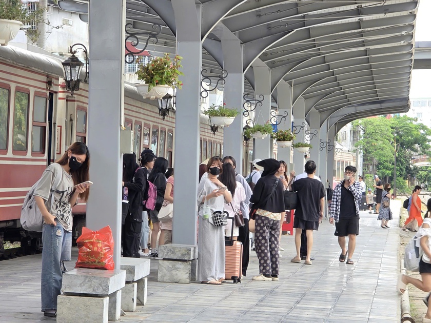 Lịch chính thức bán vé tàu Tết Bính Ngọ 2026 - Ảnh 1.