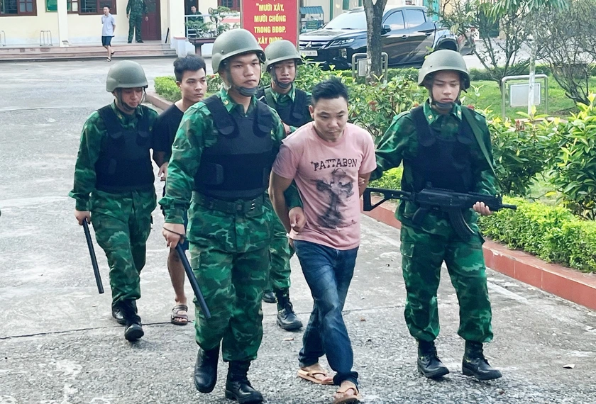 Bắt 5 đối tượng đưa người Trung Quốc nhập cảnh trái phép vào Việt Nam để đưa sang Campuchia làm thuê - Ảnh 1.