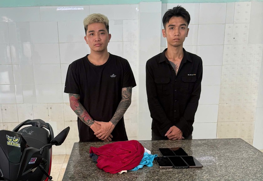Bắt, tạm giữ 2 tiktoker có hành vi lệch chuẩn xã hội, vi phạm pháp luật nghiêm trọng - Ảnh 1.