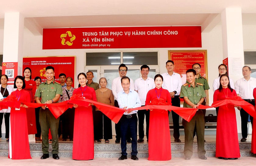 Xã đầu tiên của Lào Cai thử nghiệm "Cabin hành chính công” thông minh phục vụ người dân  - Ảnh 1.