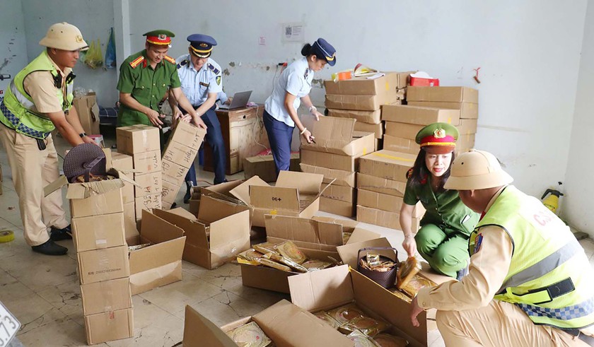 Gần 4.200 bánh trung thu không rõ nguồn gốc xuất hiện ở Nghệ An - Ảnh 1.