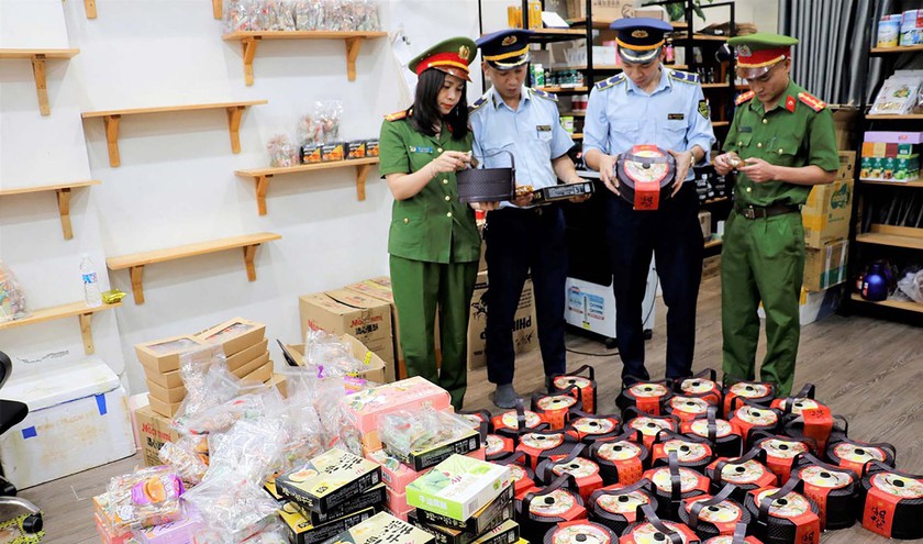 Gần 4.200 bánh trung thu không rõ nguồn gốc xuất hiện ở Nghệ An - Ảnh 2.