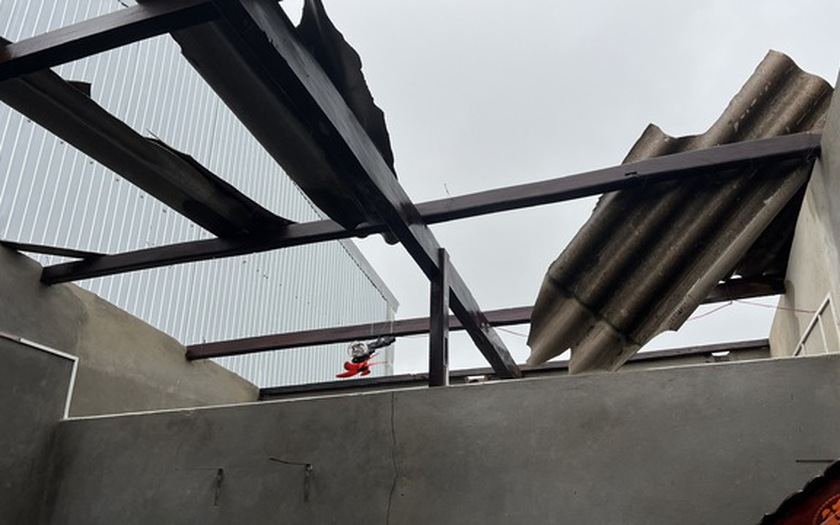Thời tiết ảnh hưởng của bão có nguy cơ chịu tác động của lốc xoáy và gió giật mạnh Thời tiết ảnh hưởng của bão có nguy cơ chịu tác động của lốc xoáy và gió giật mạnh