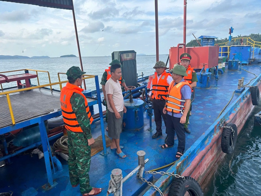 Quảng Ninh: Biên phòng kêu gọi, vận động ngư dân về nơi tránh trú bão - Ảnh 1.