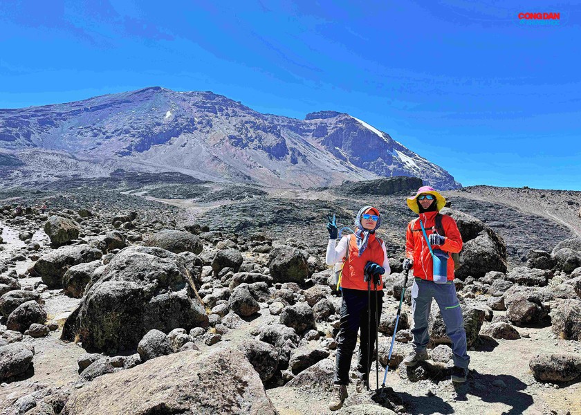 Đường lên đỉnh Kilimanjaro: Lời thì thầm từ "Nóc nhà châu Phi" - Ảnh 14.