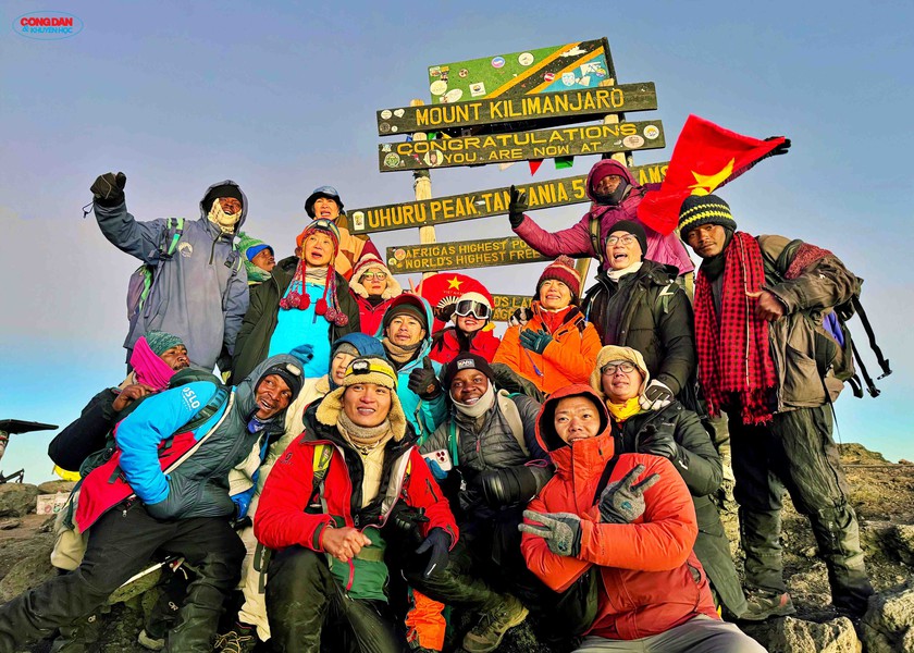 Đường lên đỉnh Kilimanjaro: Lời thì thầm từ "Nóc nhà châu Phi" - Ảnh 22.