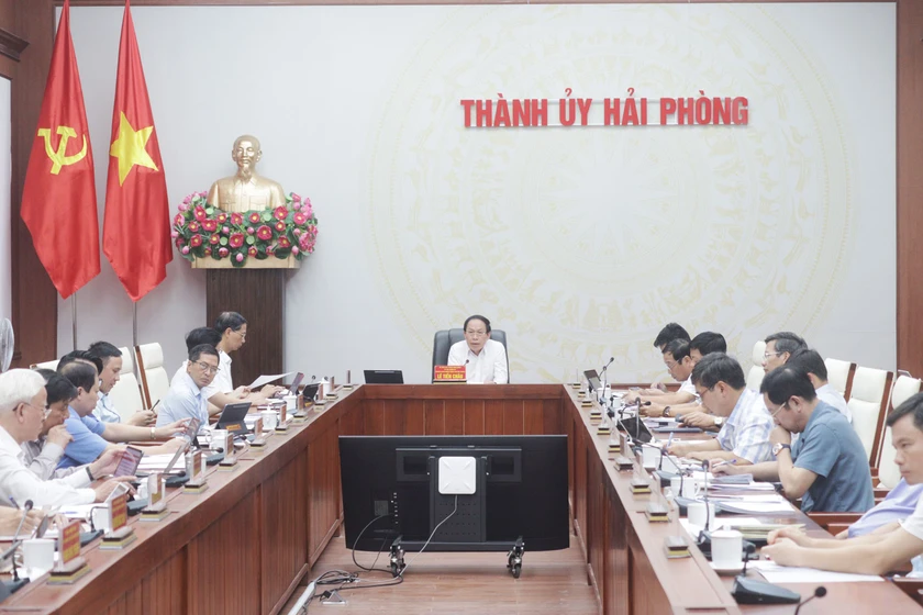Đối phó với bão Ragasa, Quảng Ninh tạm ngừng cấp phép tàu trên vùng biển - Ảnh 3.