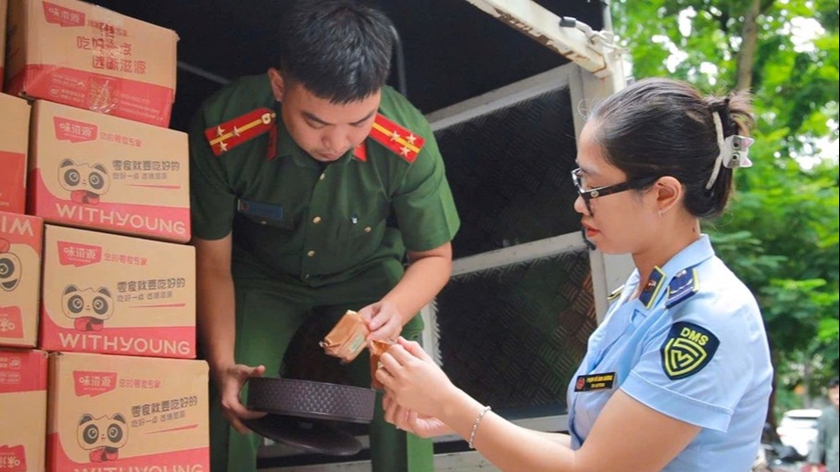 Phát hiện, tạm giữ 2.500 bánh trung thu nhập lậu tại Hà Nội - Ảnh 1.