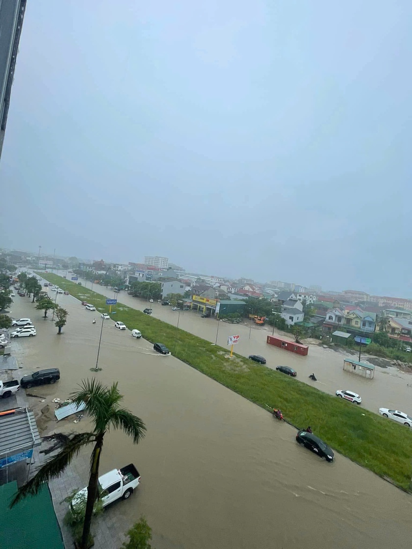 Thủ tướng: Chủ động ứng phó bão số 10 ở mức cao nhất, không để bị động, bất ngờ trước mọi tình huống - Ảnh 1.