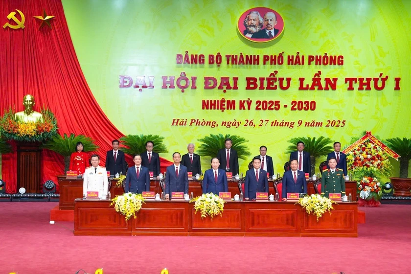Thủ tướng dự Khai mạc Đại hội đại biểu Đảng bộ thành phố Hải Phòng lần thứ I, nhiệm kỳ 2025 - 2030 - Ảnh 4.