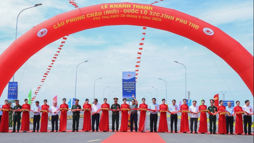 Khánh thành cầu Phong Châu mới trước 3 tháng so với kế hoạch - Ảnh 1.