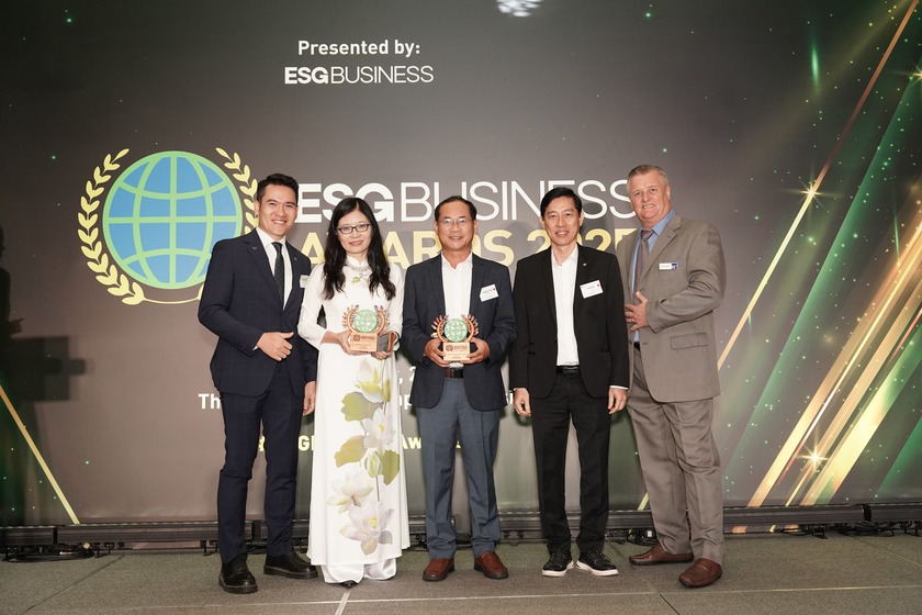 VinUni "Chiến thắng kép" tại ESG Business Awards 2025 - Ảnh 1.