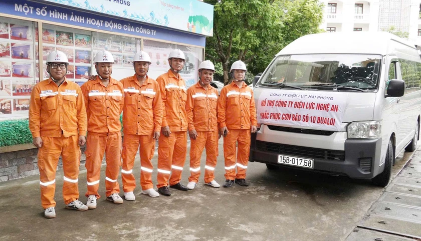 Gần 550 cán bộ điện lực ở phía Bắc vào Nghệ An khắc phục điện lưới - Ảnh 1.
