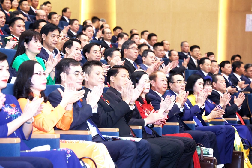 Khai mạc Đại hội đại biểu Đảng bộ tỉnh Lào Cai lần thứ I, nhiệm kỳ 2025 - 2030- Ảnh 8.