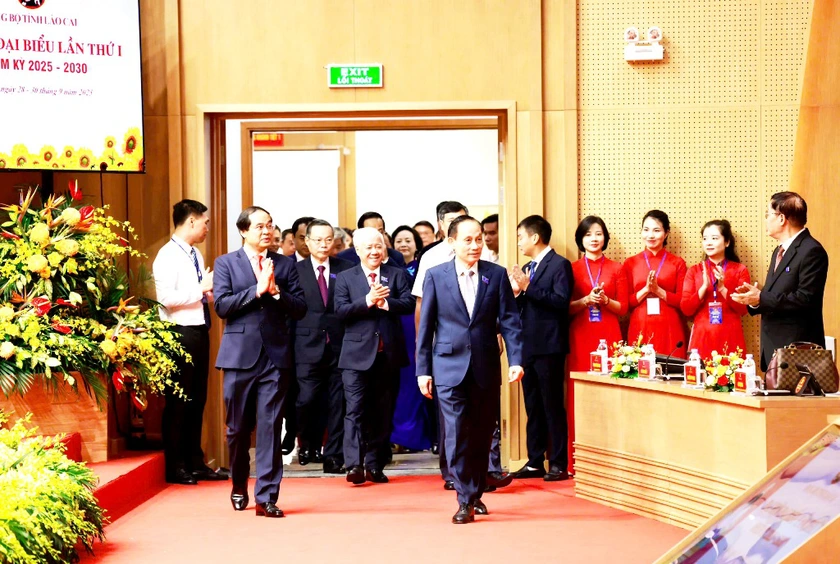 Khai mạc Đại hội đại biểu Đảng bộ tỉnh Lào Cai lần thứ I, nhiệm kỳ 2025 - 2030- Ảnh 6.