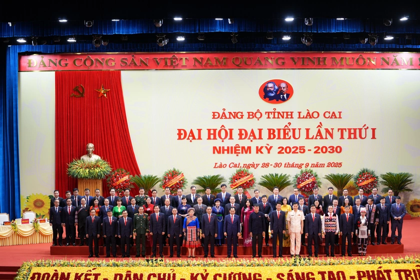 Đồng chí Trịnh Việt Hùng giữ chức Bí thư Tỉnh ủy Lào Cai, nhiệm kỳ 2025 - 2030 - Ảnh 5.
