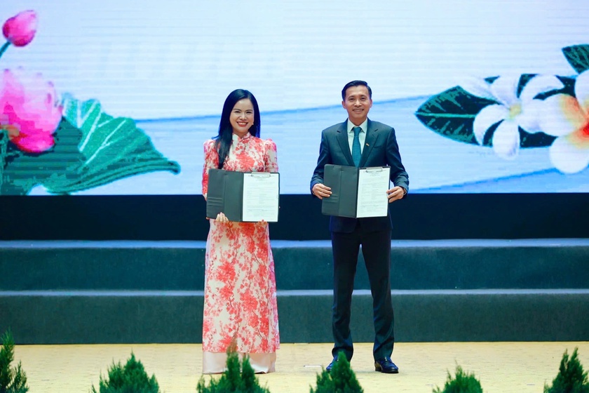 T&T Group hoàn thành đường dây truyền tải điện gió Savan 1 về Việt Nam trước thềm Đại lễ A80- Ảnh 6. T&T Group hoàn thành đường dây truyền tải điện gió Savan 1 về Việt Nam trước thềm Đại lễ A80- Ảnh 6.