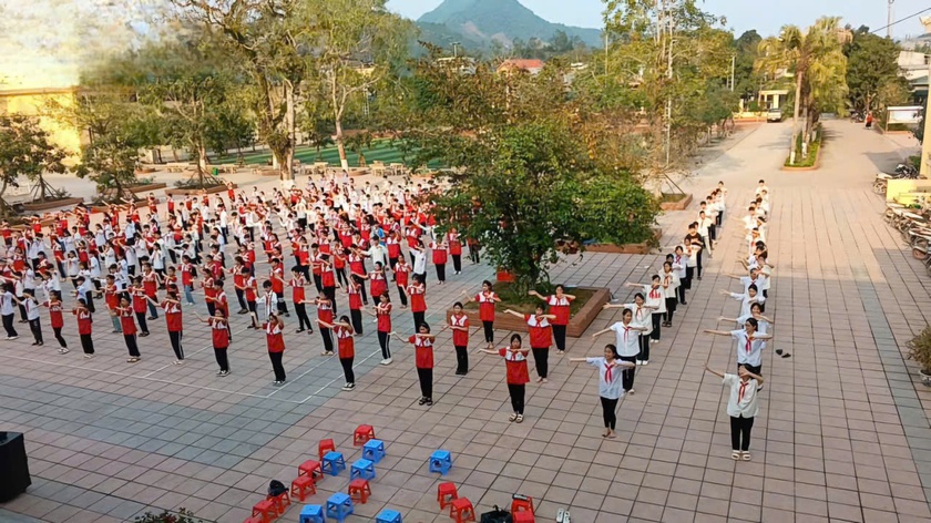 Quảng Ninh triển khai nhiều chính sách chăm lo giáo dục cho trẻ em dân tộc thiểu số- Ảnh 1.